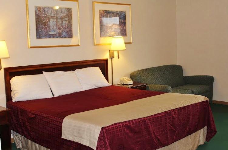Americas Best Value Inn Knob Noster Zimmer foto