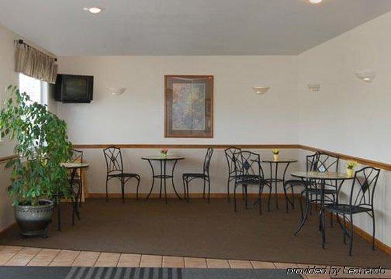 Americas Best Value Inn Knob Noster Restaurant foto